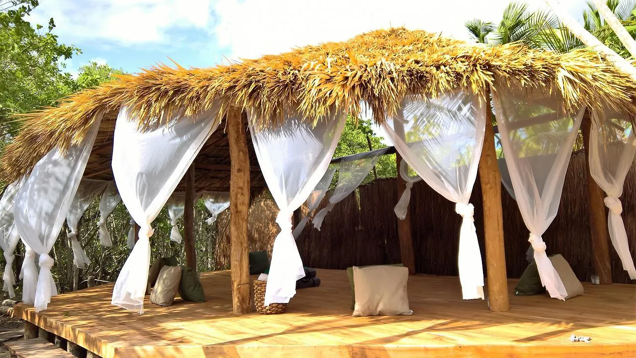 فندق Nativus Glamping & Cenote تولوم